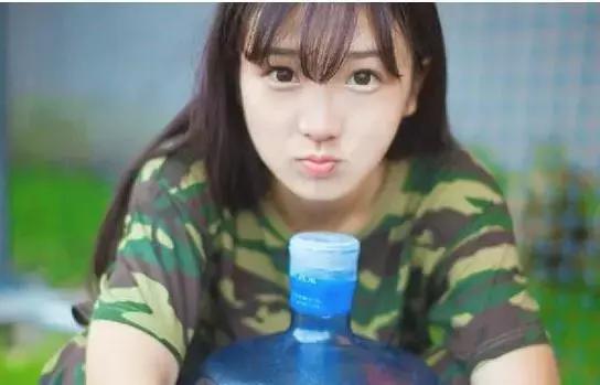 军训晒黑了20分钟恢复,军训晒黑迅速白回来