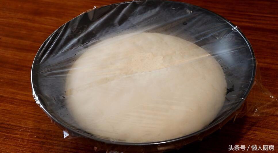 家庭版荷叶饼肉夹馍怎么做,早餐荷叶饼肉夹馍家常做法