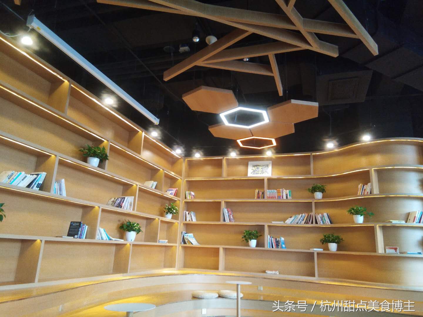 杭州costa咖啡,杭州costa咖啡萧山银隆店