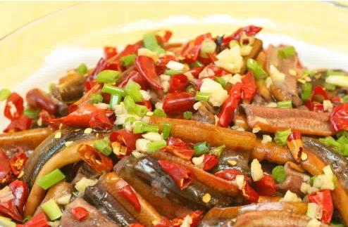 妻子每天给丈夫做夜宵,妻子每天给丈夫做的饭