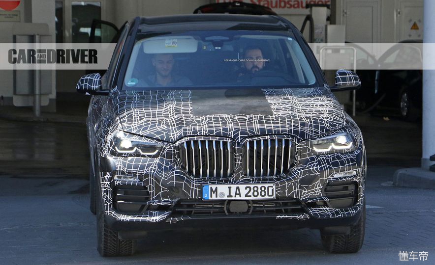 最终测试!2019宝马X5亮相德国街头