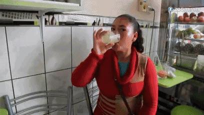 不可思议的重口味饮品：青蛙榨汁、蟑螂制奶？