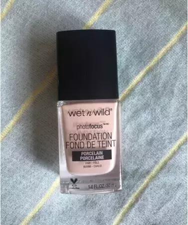 如何选择适合皮肤的粉底液,什么粉底适合中性肤质