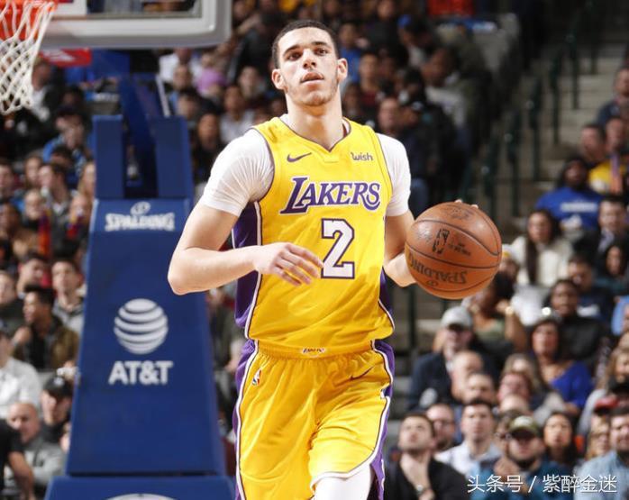 21岁场均10.2+6.9+7.2是什么水平？球哥和詹姆斯魔术师一个等级！