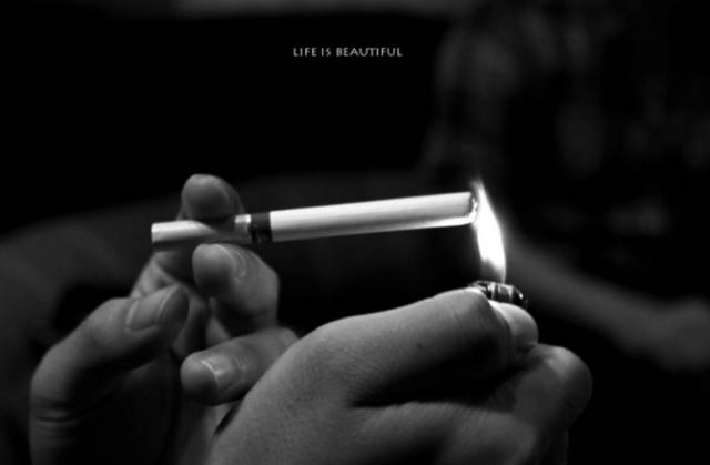 「让毒害远离让未来美好」吸毒人员自述｜*品毒**这种东西，是会在身体里累积的一旦吸了毒，就没有人再把我们当人了