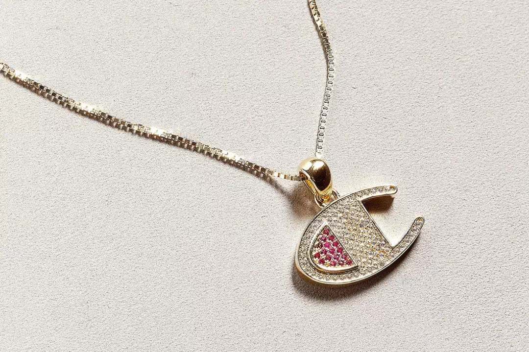 潮闻快食Champion推出金链设计!MMW曝光ALYX最新鞋款