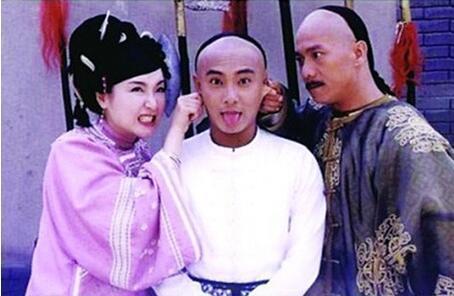 跟李连杰拍过方世玉的演员,张卫健方世玉名场面