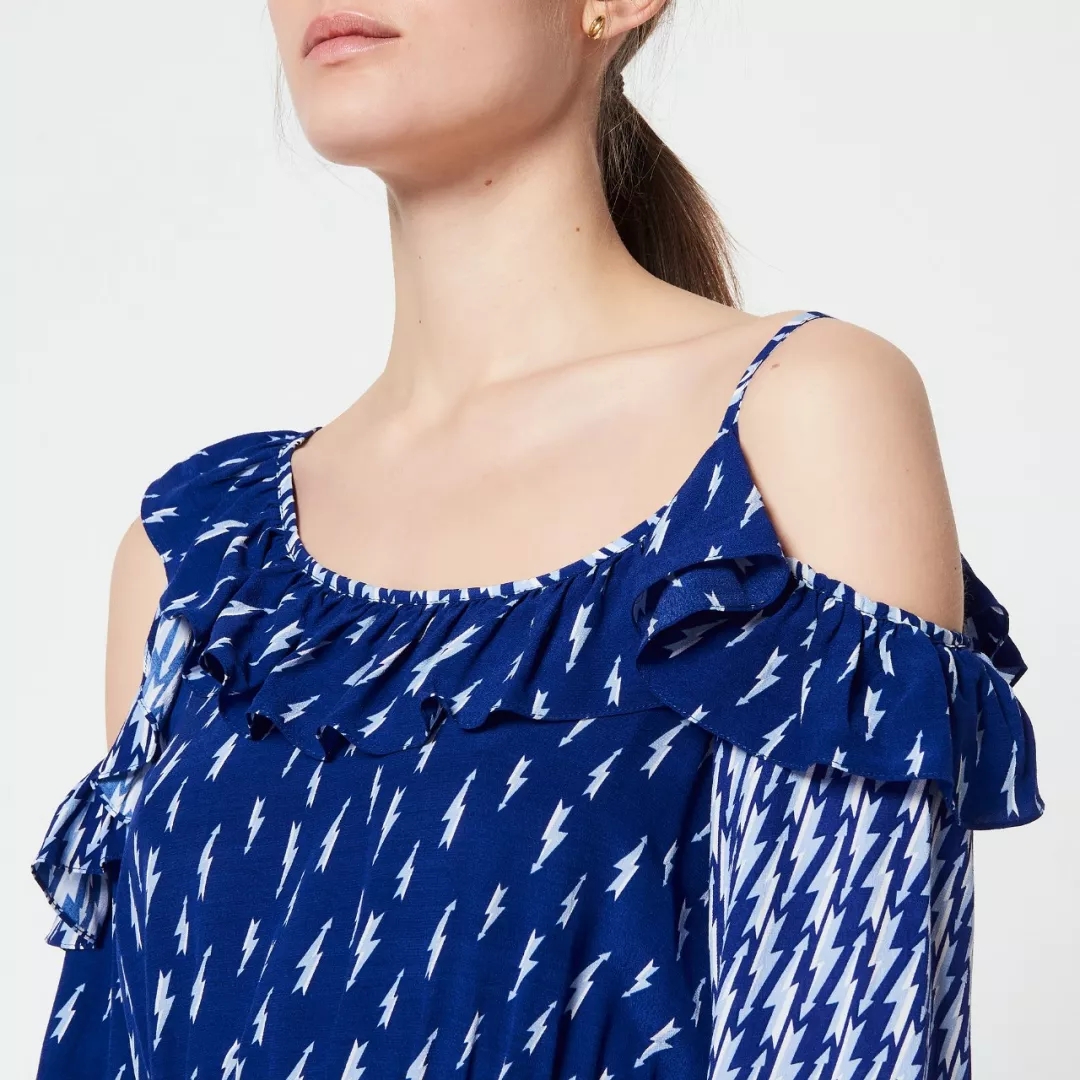 「逢逛必买」｜“穿上她家的裙子，不去派对也该去喝一杯！”