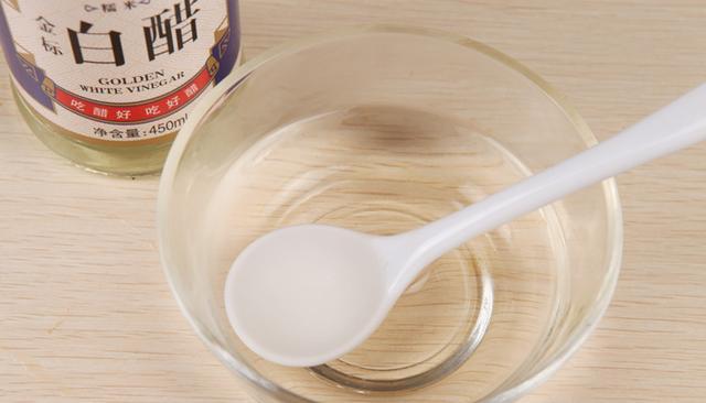 衣物染上颜色怎么清洗,衣物染上污渍