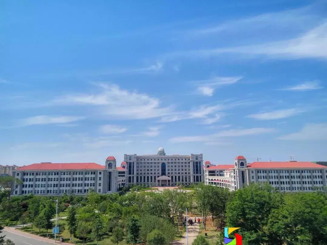 中国海洋大学鱼山校区步行到海边,青岛工程职业学院离海边有多远