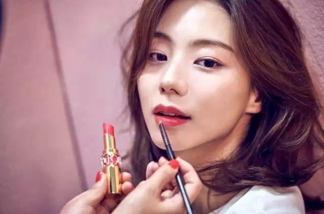 什么口红可以白到发光,适合黄皮肤的大牌口红推荐