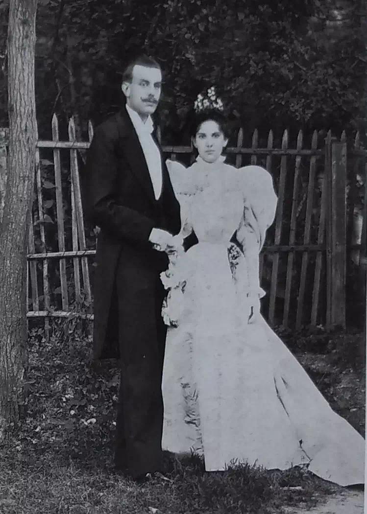 梵克雅宝黑色的四叶草是什么宝石,梵克雅宝四叶草是珠宝吗