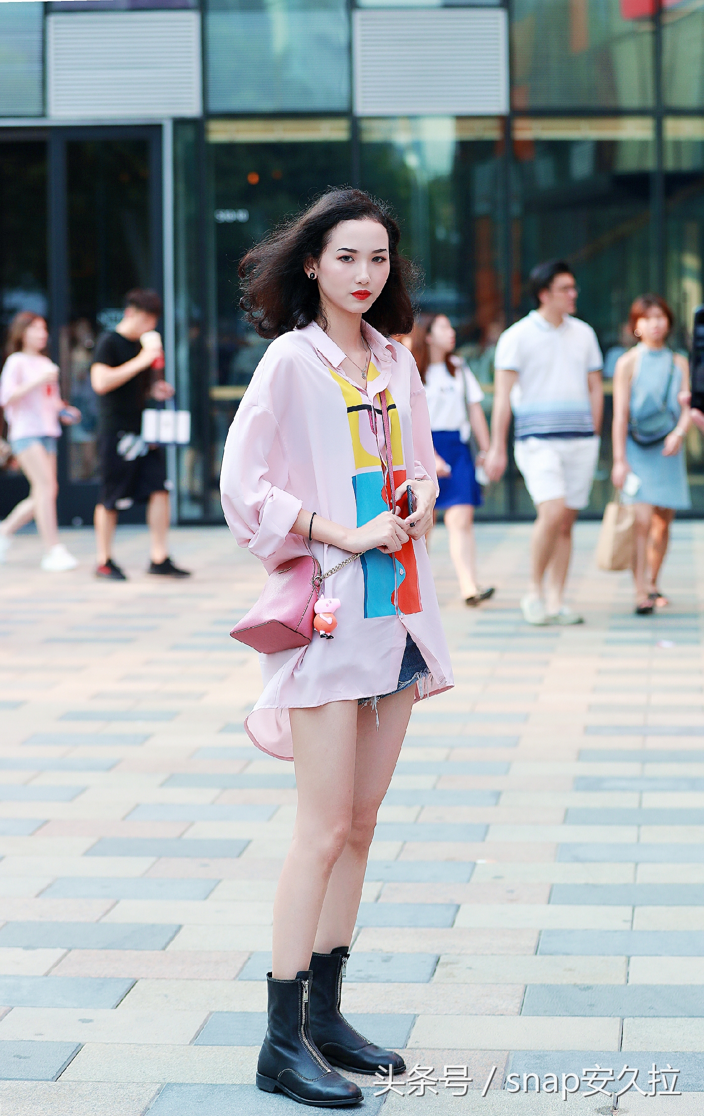 伏天穿大黄靴,三伏天穿靴子都不感觉捂脚