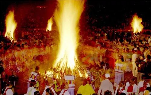 宁可错过世界杯也不要错过云南的火把节！