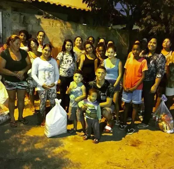 逆袭神话！曾在贫民窟长大买不起鞋，如今在英超证明自己仅用1年