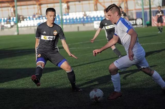 他是俄罗斯少年足球最强新人，却拒绝俄罗斯国籍执意加入中国队