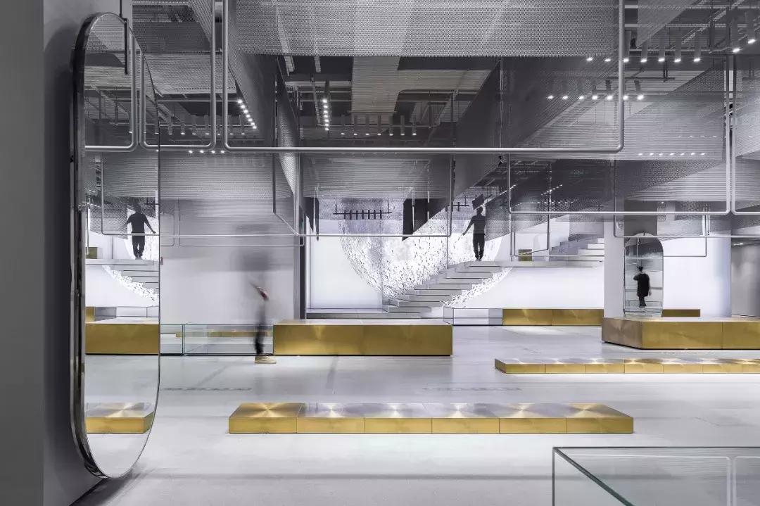 新作首发｜墟之峡谷.上海UR旗舰店！