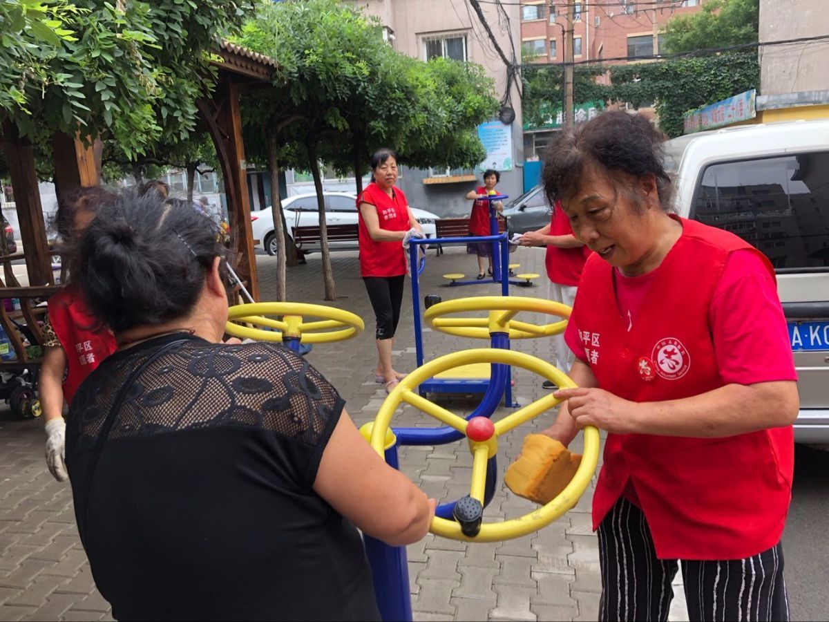 “1728”一起爱吧志愿服务队点亮沈城风景线