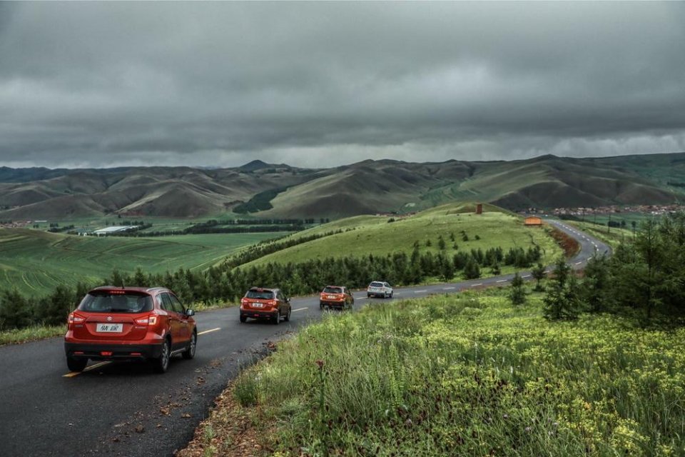 铃木骁途两驱进取型试驾,张北草原天路之旅视频