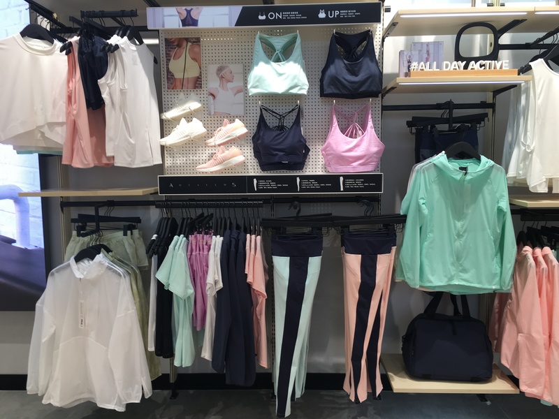 走进安踏首家AntapluS门店，国内运动品牌老大如何“自我升级”?