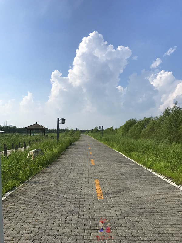 北方湖边的南海观音像,南海观音巨像