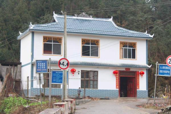 农村坐北朝南入户门西边好不好,农村门朝北房子风水