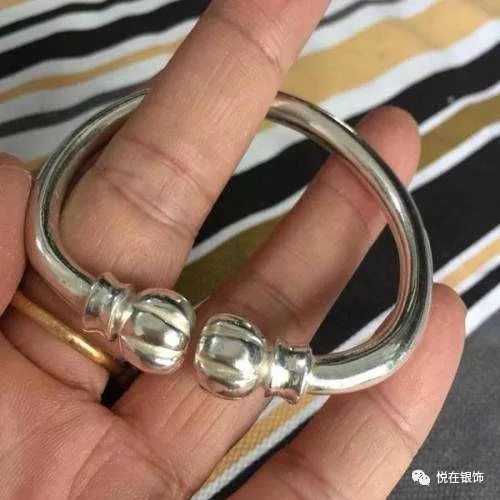 辨别真假银饰最简单的办法,如何辨别银饰真假最简单的方法
