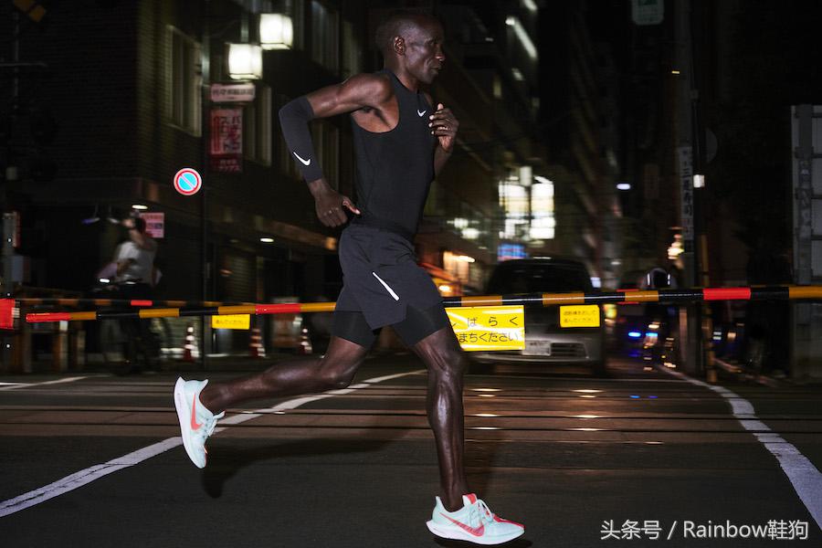 八月最新足球鞋,八月最热门的球鞋