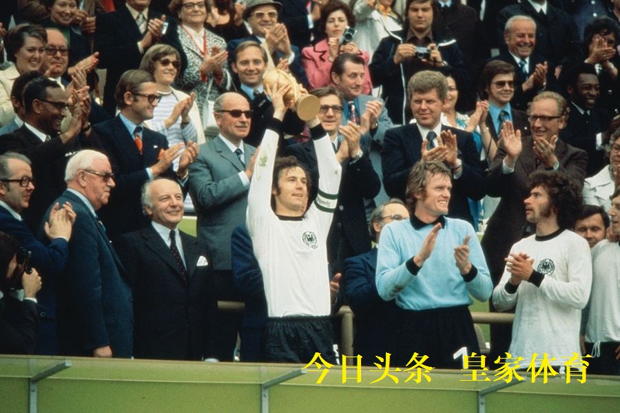 回忆马拉多纳和贝利时代的足球,贝利与马拉多纳谁才是真正的球王