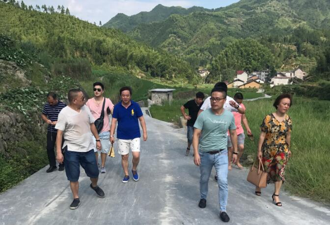 首都富平台董事长刘宏岩一行考察实体商家