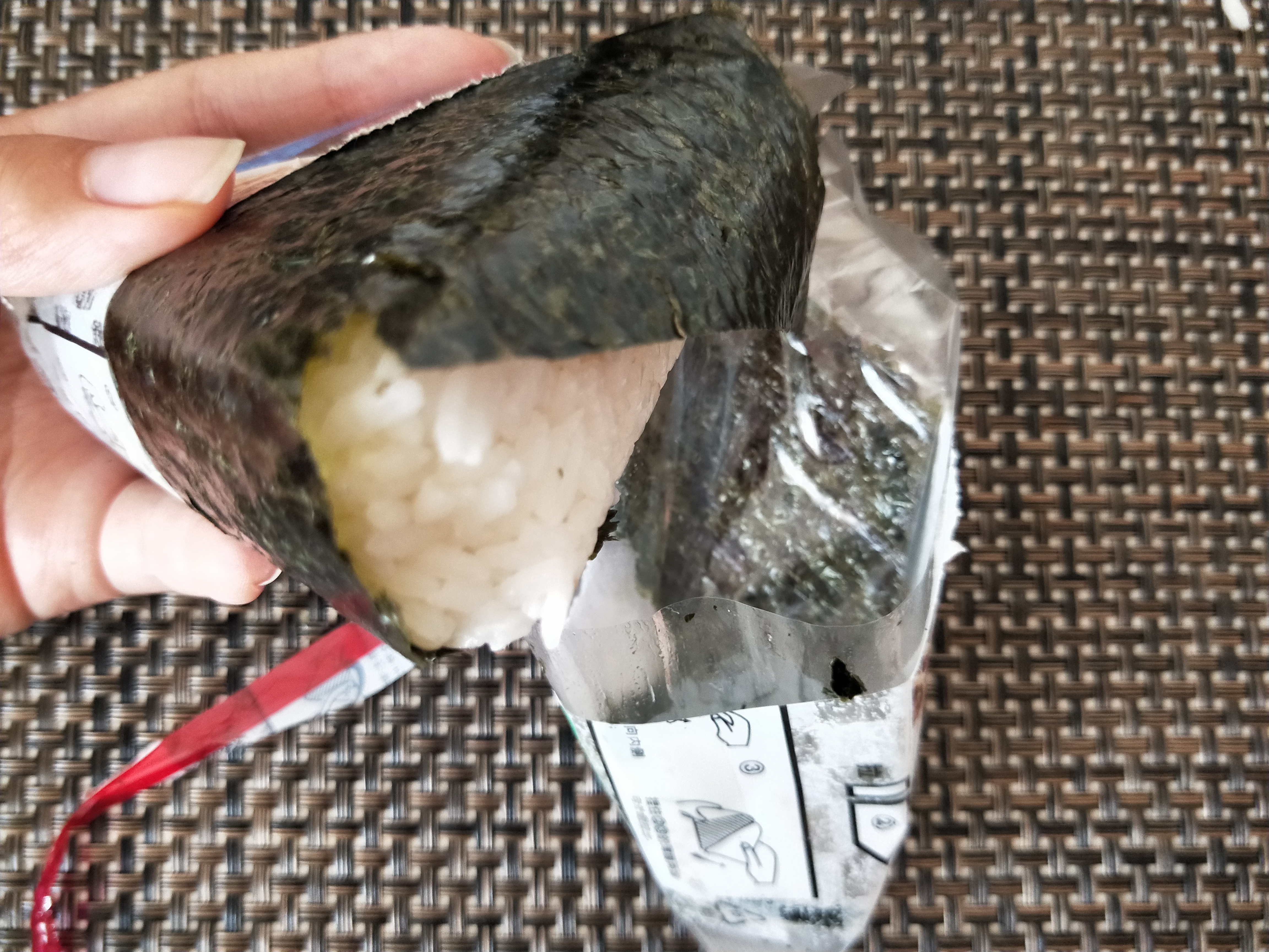 便利店饭团一顿吃几个最好,日本便利店饭团大盘点