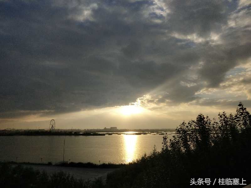 银川人看贺兰山,银川览山公园现在几点能看到日出