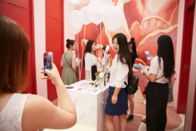 一篇有“异味”的测评文章，慎点！