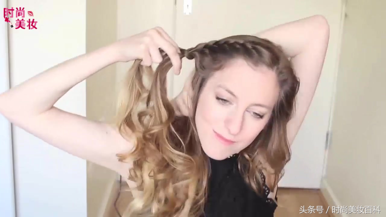 发顶两边辫子发型女2020流行发型,从正面看好看散着的辫子发型