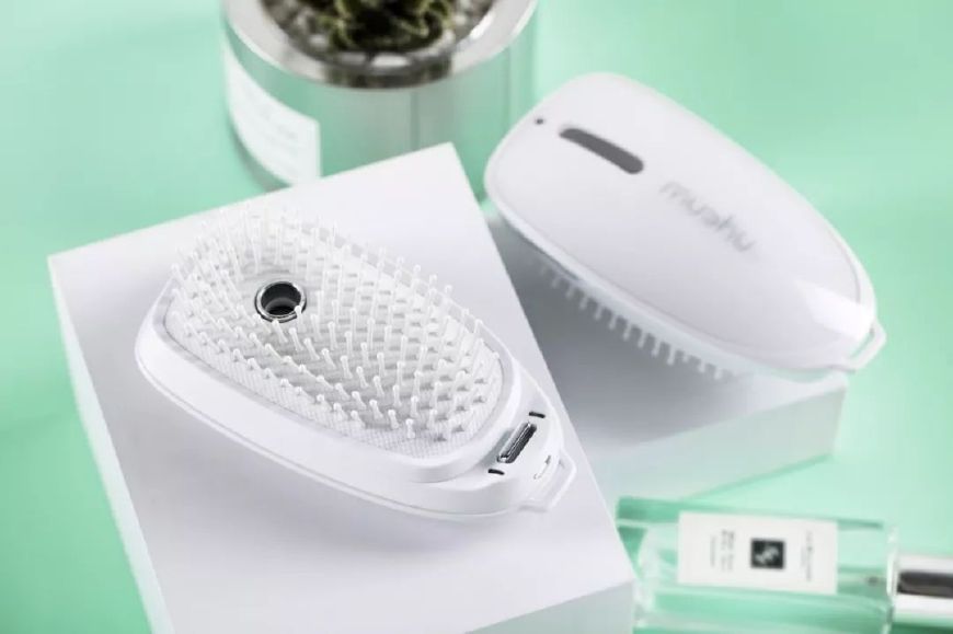 两边头发怎么变蓬松不用发胶,卷头发到底用什么发胶定型不会塌