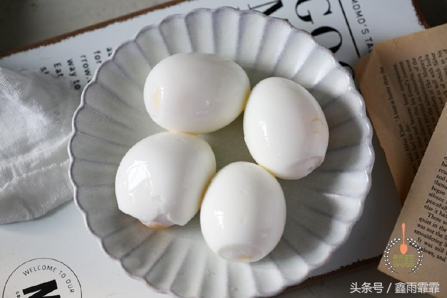 鸡蛋怎么煮蛋黄刚好可以流动,鸡蛋煮多久蛋黄会成型