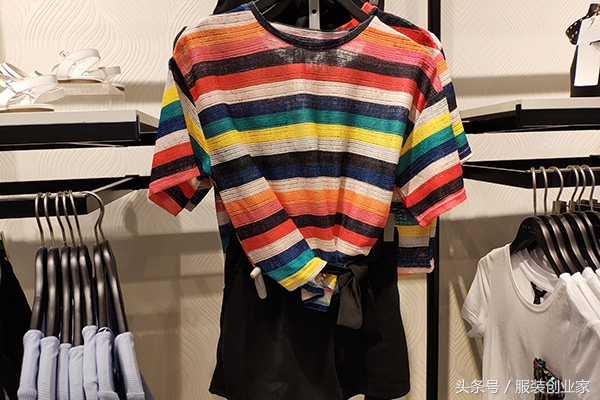 开服装店卖什么衣服比较好,服装店生意不好怎么弄
