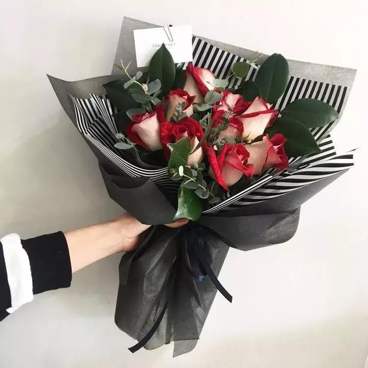 七夕玫瑰的数量和颜色有讲究,七夕情人节送玫瑰支数含义