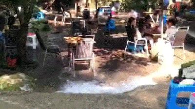 峨眉山吃住玩一体的地方,峨眉山徒步休息住宿