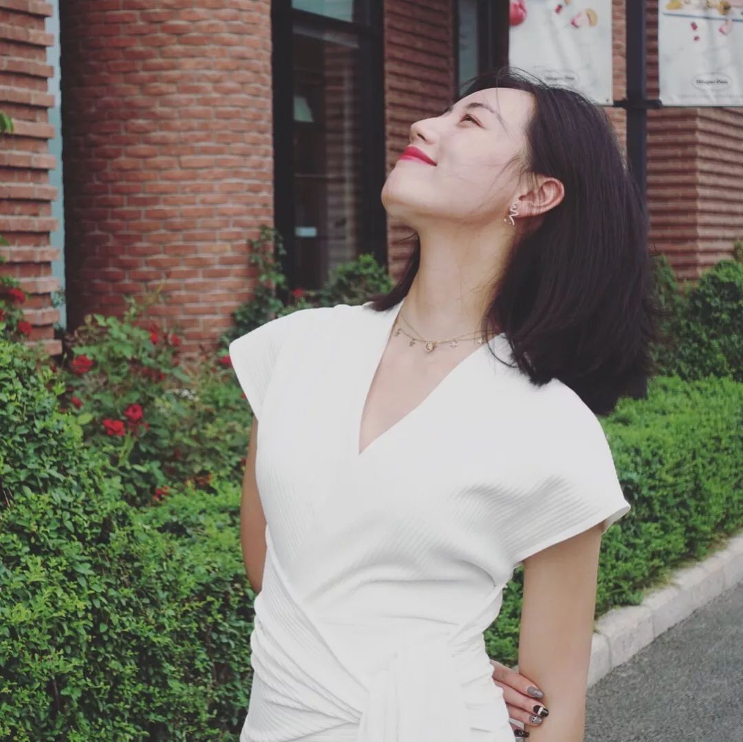 出去旅游穿什么好看又时尚,最美的度假穿搭跟着穿美翻