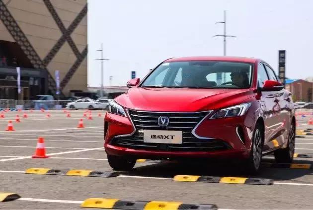 最美两厢车长安逸动xt,长安两厢车逸动xt该怎么选