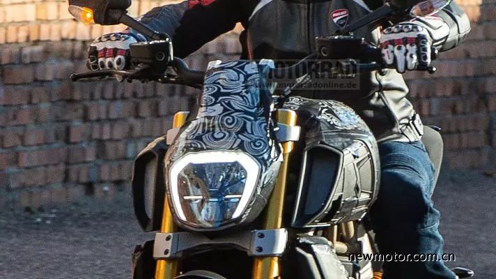 实拍2018款杜卡迪大魔鬼霸气十足,2023款杜卡迪大魔鬼1260s