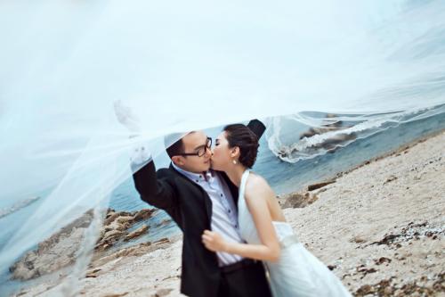 失踪几年夫妻才能解除婚姻关系,夫妻一方失踪家人可以起诉离婚吗