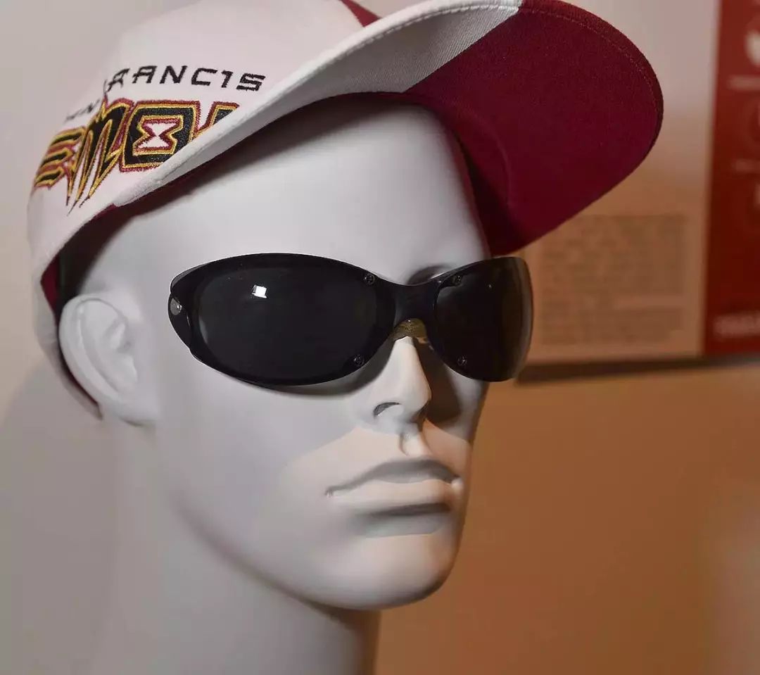 国内出了全球第一款“共享女友”，竟然被老外收藏进博物馆？