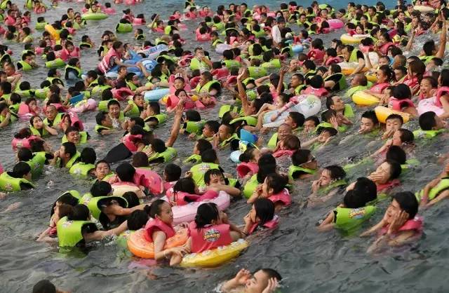 郑州最干净的水上乐园室内,郑州最好玩的水上游乐园