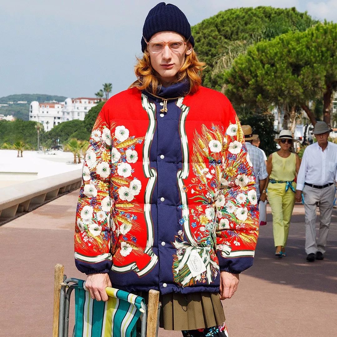 鑷敱涓嶆伅瀹濋浮,鑷敱涓嶆伅鑻辫