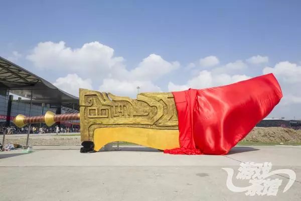 黄金屠龙刀立体新生《传奇世界3D》成2018ChinaJoy“话题王”
