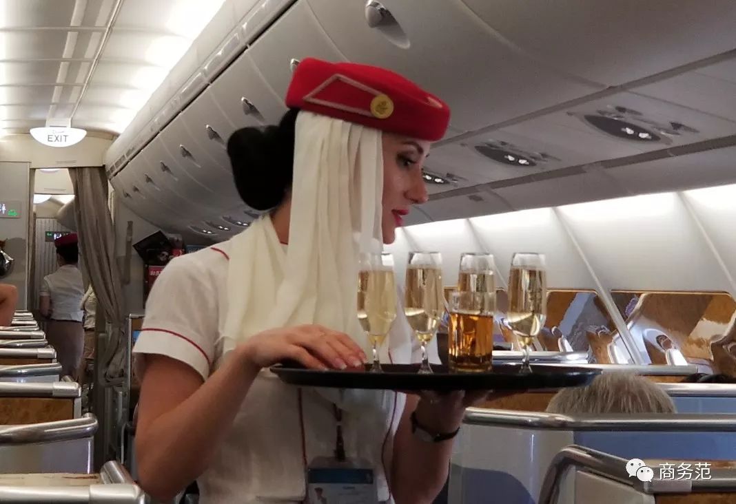 阿联酋航空豪华经济舱体验,阿联酋航空奢华