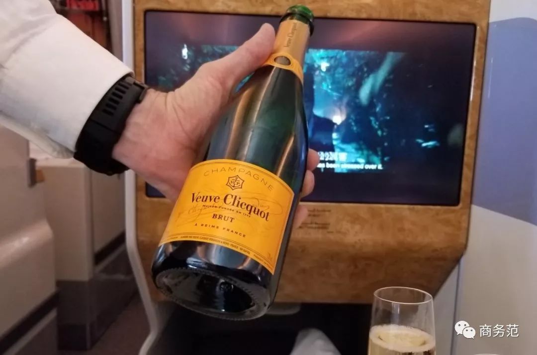 阿联酋航空豪华经济舱体验,阿联酋航空奢华