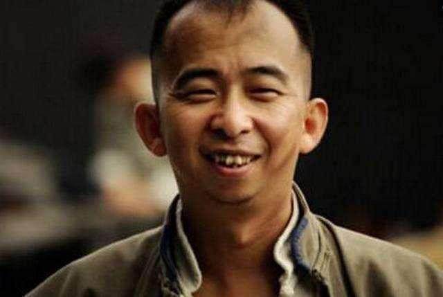 娶了娇妻的四位丑男星,长得丑还花心五位男星